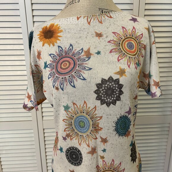 Pretty Colourful Lightweigh Sweater: Size S - Picture 2 of 12